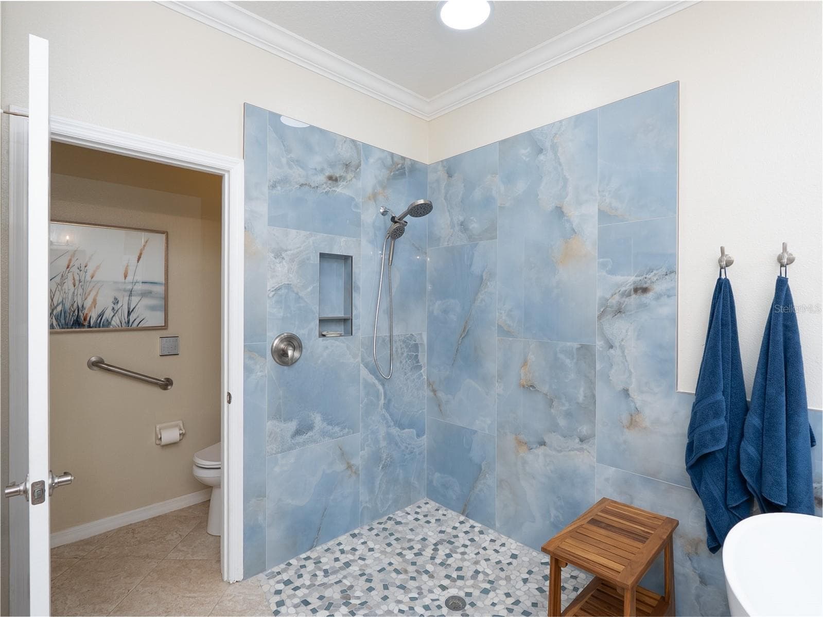 Single Family Residence at 872 CLEAR LAKE DR, ENGLEWOOD, photo 34 of 62