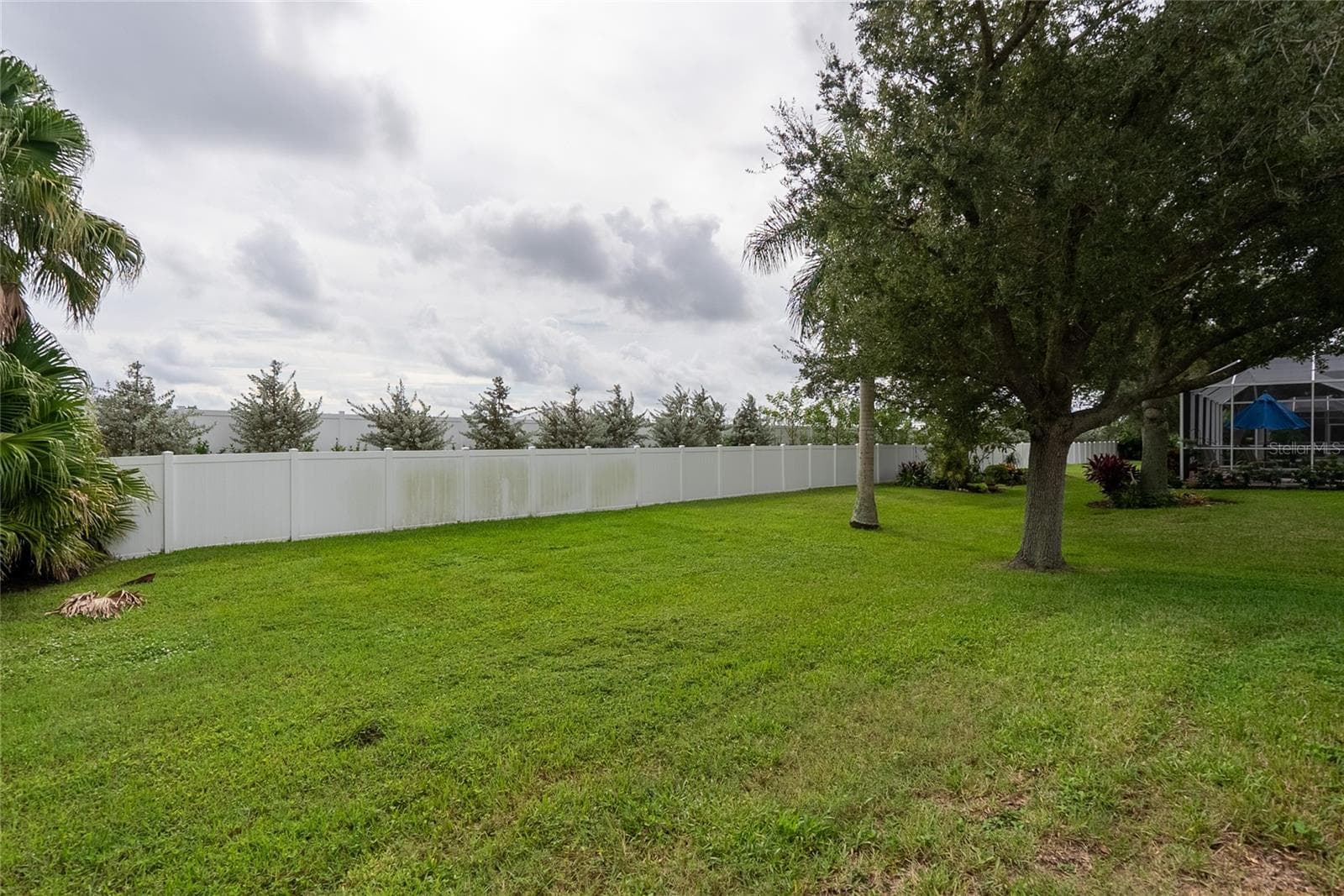 Single Family Residence at 872 CLEAR LAKE DR, ENGLEWOOD, photo 53 of 62