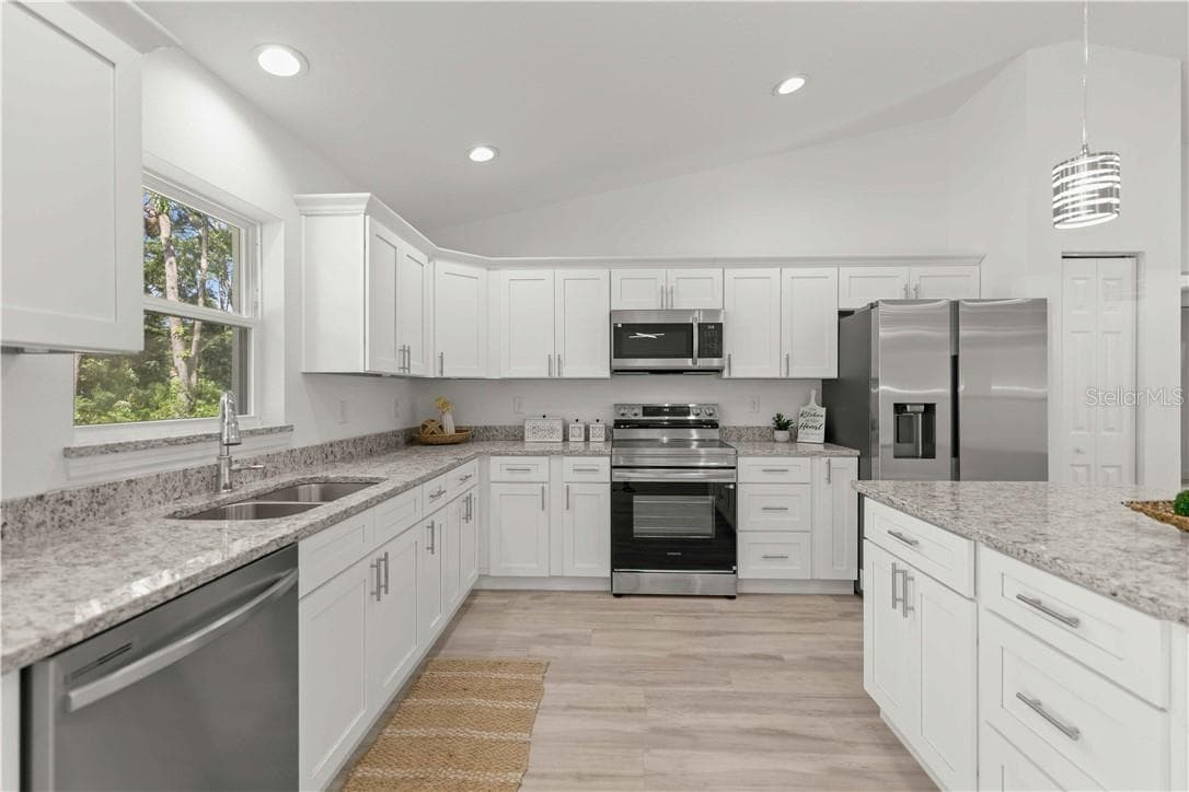 Kitchen - 20615 SW Robin DR, DUNNELLON FL 34431, Dunnellon