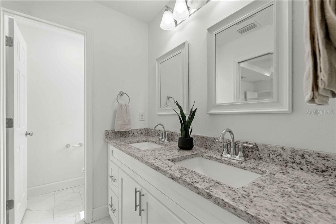 Primary Bath - 20615 SW Robin DR, DUNNELLON FL 34431, Dunnellon