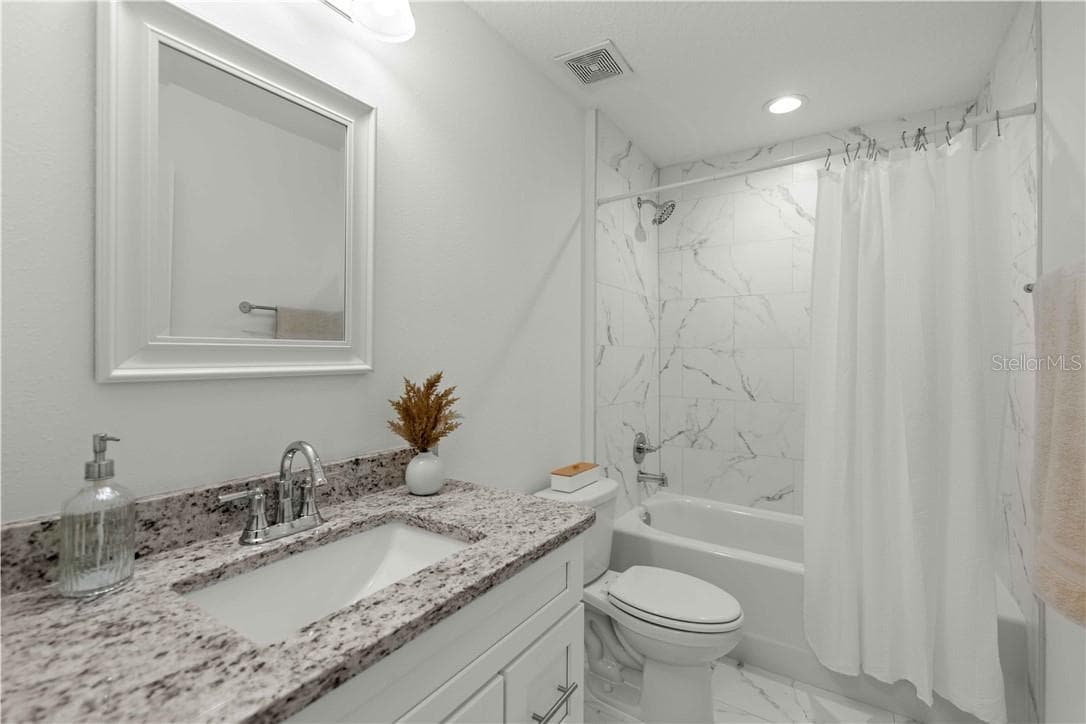 Guest Bath - 20615 SW Robin DR, DUNNELLON FL 34431, Dunnellon