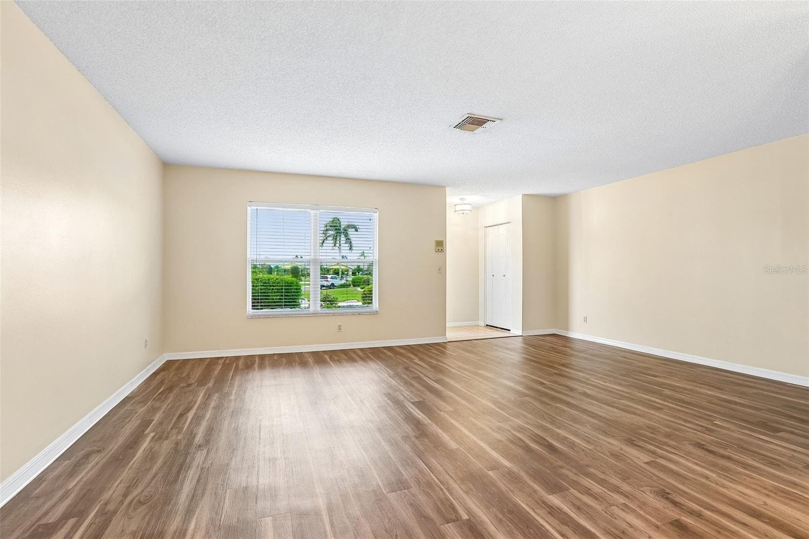 Single Family Residence at 104 CACTUSFLOWER LN, SUN CITY CENTER, photo 6 of 66
