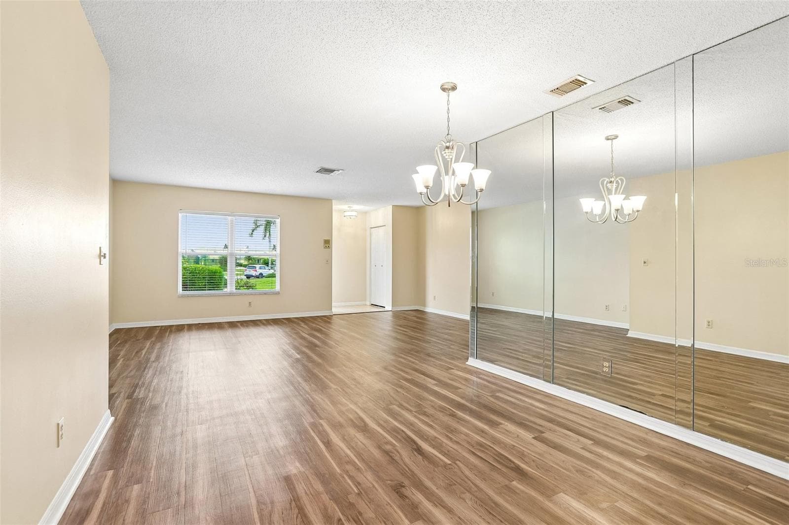 Single Family Residence at 104 CACTUSFLOWER LN, SUN CITY CENTER, photo 7 of 66