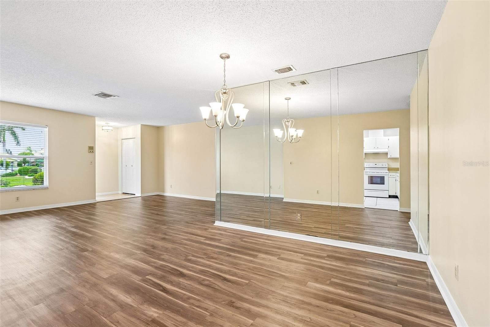 Single Family Residence at 104 CACTUSFLOWER LN, SUN CITY CENTER, photo 8 of 66