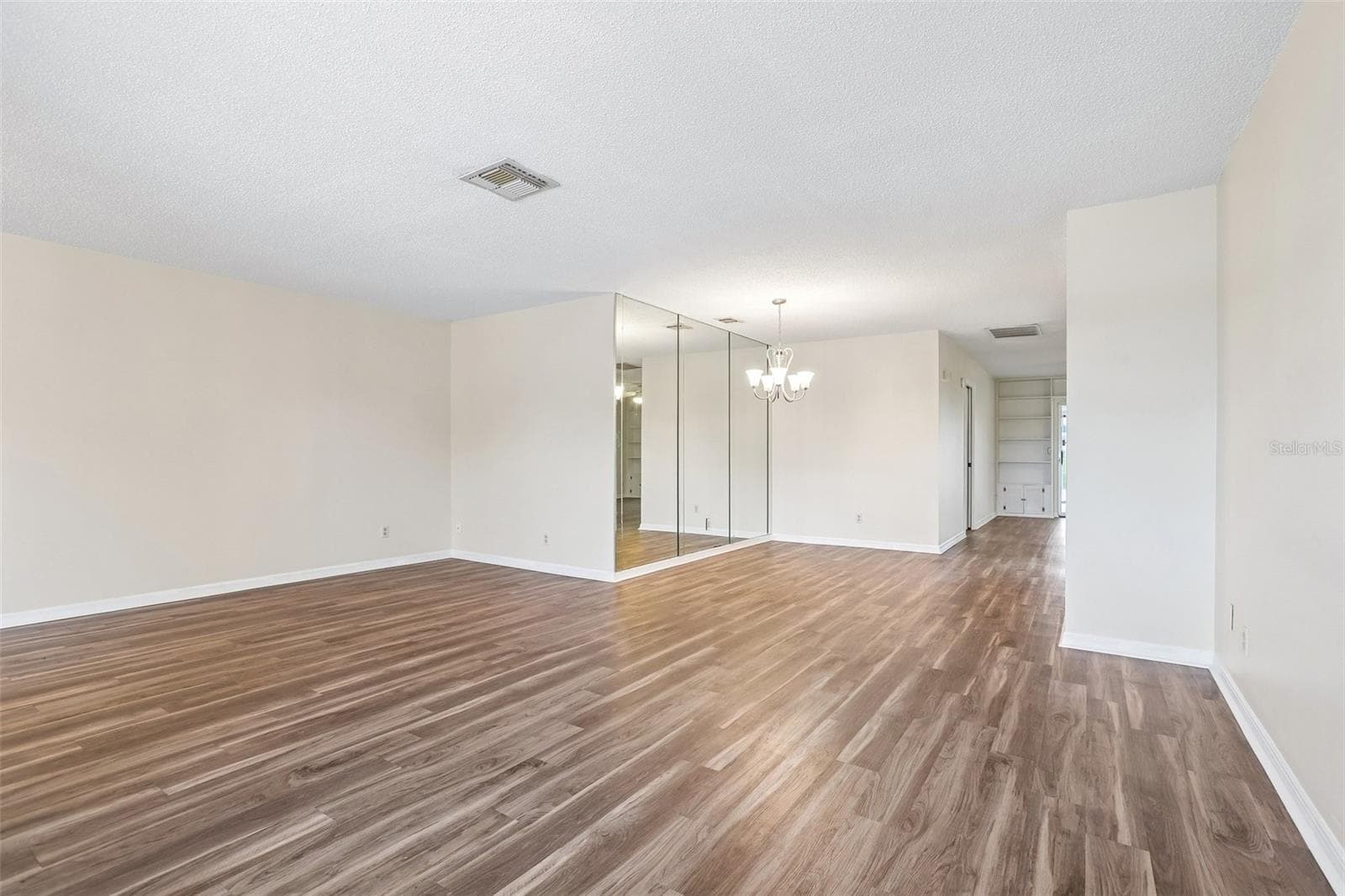 Single Family Residence at 104 CACTUSFLOWER LN, SUN CITY CENTER, photo 11 of 66