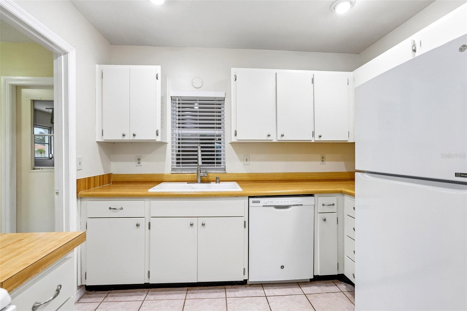 Single Family Residence at 104 CACTUSFLOWER LN, SUN CITY CENTER, photo 21 of 66