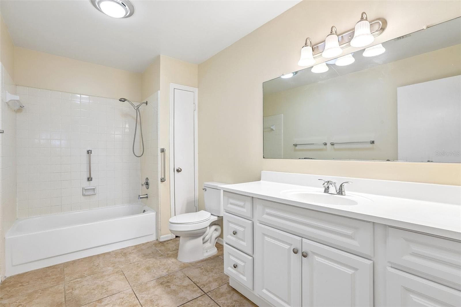 Single Family Residence at 104 CACTUSFLOWER LN, SUN CITY CENTER, photo 31 of 66