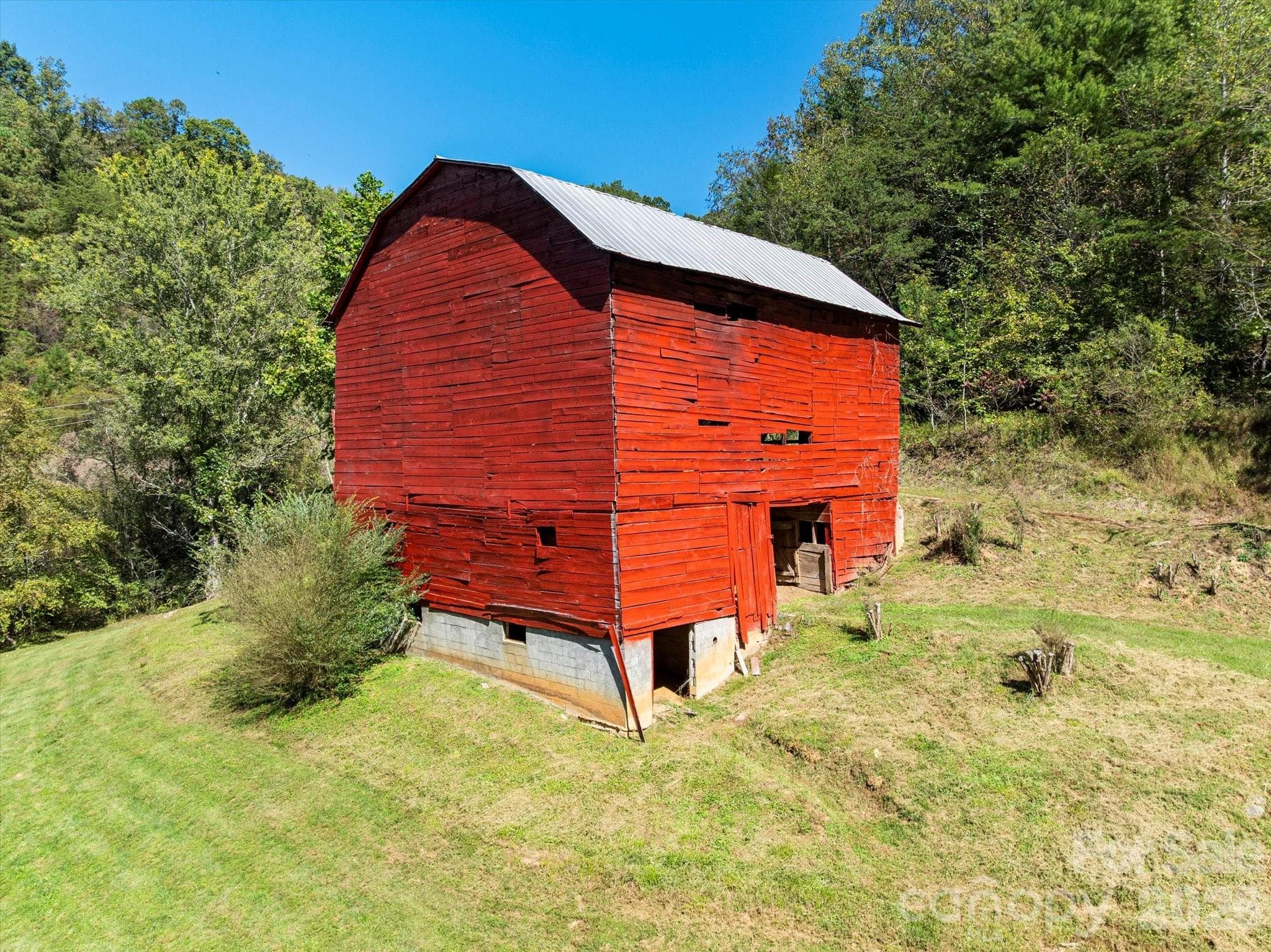 Large barn - Marshall