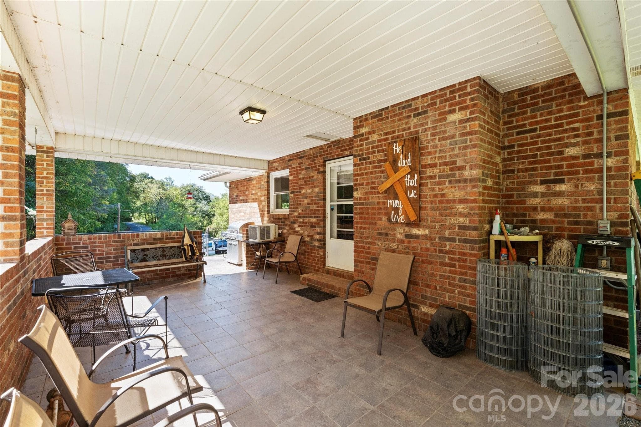 Covered front porch - Marshall