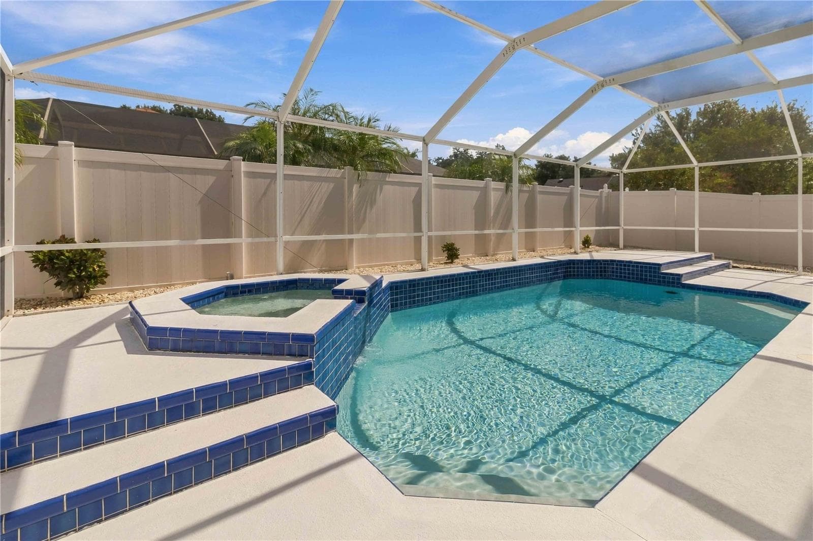 Single Family Residence at 1123 LUMSDEN POINTE BLVD, VALRICO, photo 2 of 35