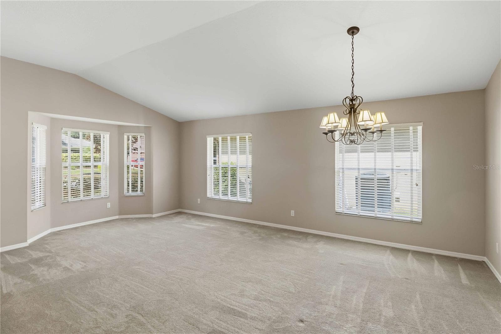 Single Family Residence at 1123 LUMSDEN POINTE BLVD, VALRICO, photo 6 of 35
