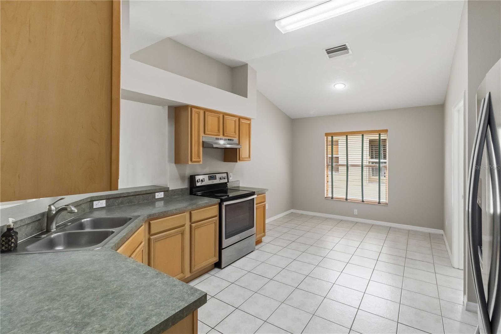 Single Family Residence at 1123 LUMSDEN POINTE BLVD, VALRICO, photo 8 of 35