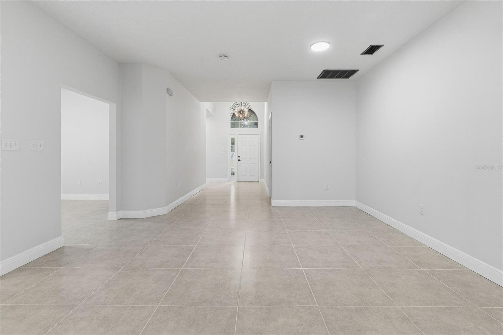 Single Family Residence at 8201 CYPRESS BREEZE WAY, TAMPA, photo 3 of 37