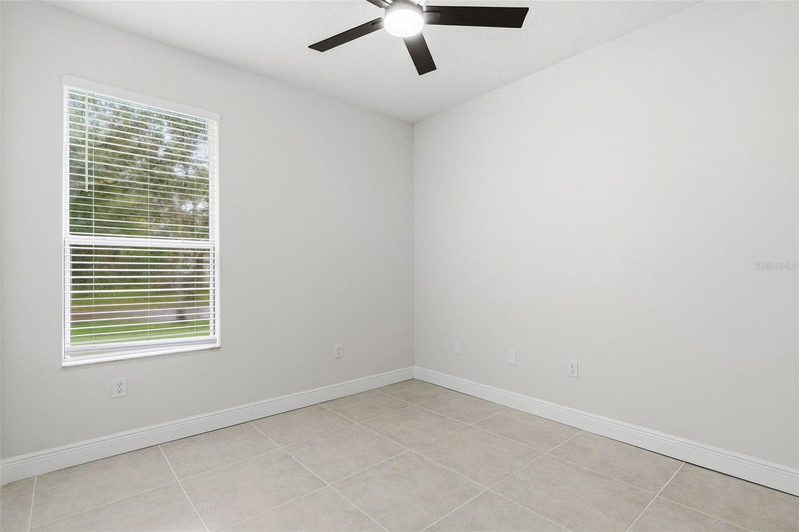 Single Family Residence at 8201 CYPRESS BREEZE WAY, TAMPA, photo 6 of 37