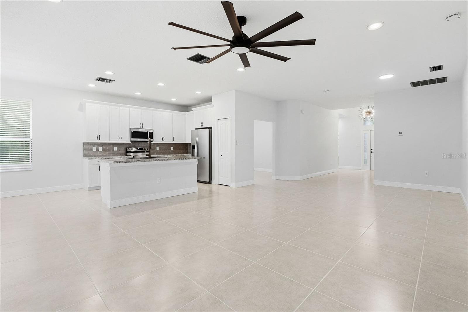 Single Family Residence at 8201 CYPRESS BREEZE WAY, TAMPA, photo 9 of 37