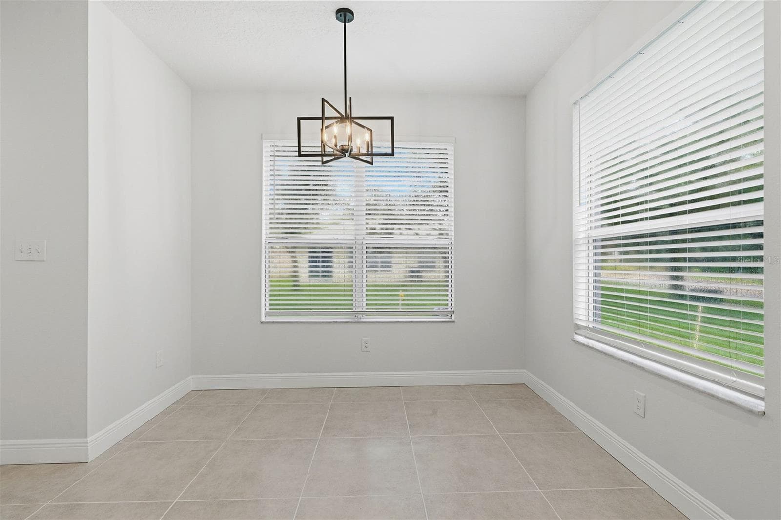 Single Family Residence at 8201 CYPRESS BREEZE WAY, TAMPA, photo 12 of 37
