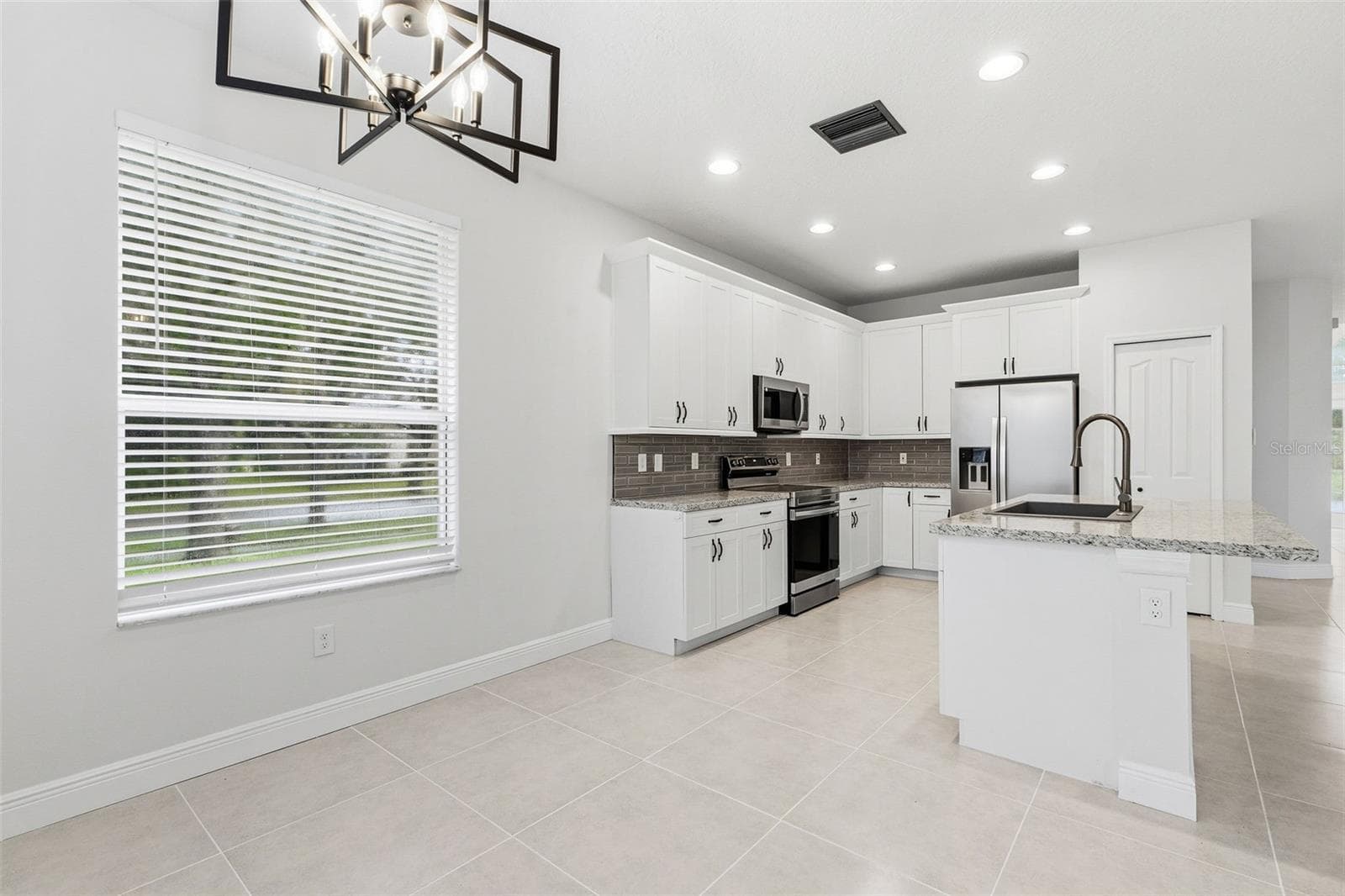 Single Family Residence at 8201 CYPRESS BREEZE WAY, TAMPA, photo 13 of 37