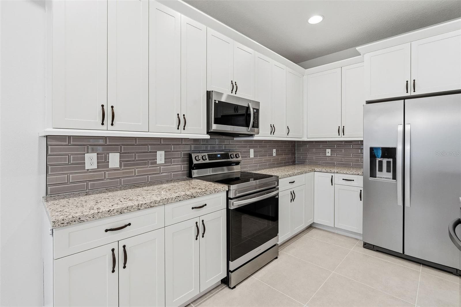 Single Family Residence at 8201 CYPRESS BREEZE WAY, TAMPA, photo 14 of 37