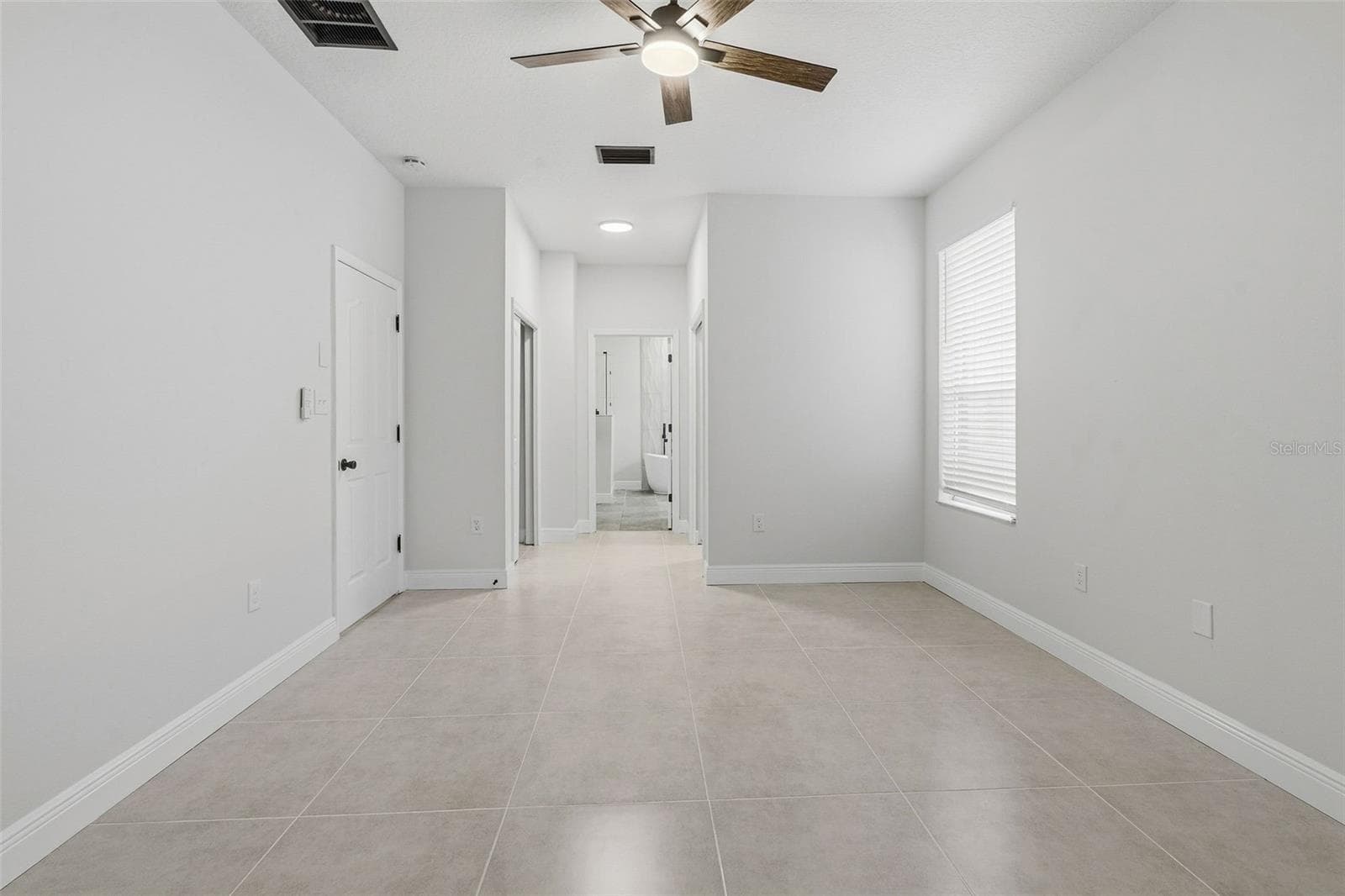 Single Family Residence at 8201 CYPRESS BREEZE WAY, TAMPA, photo 17 of 37