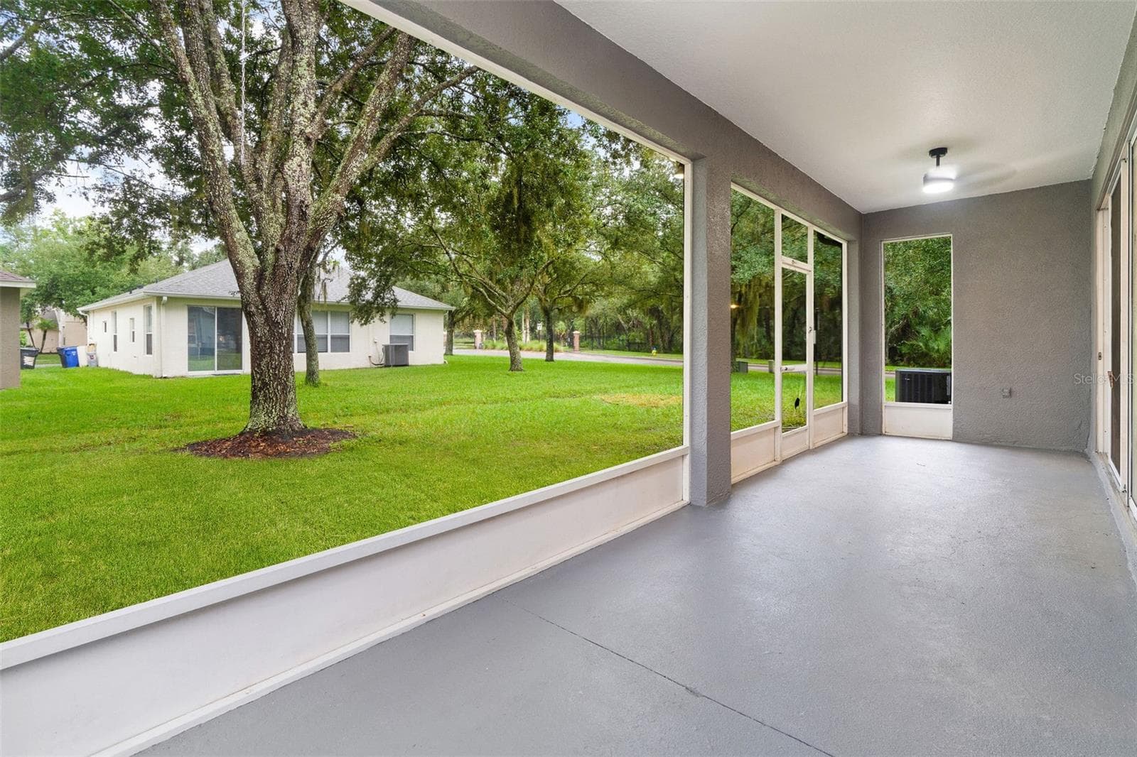 Single Family Residence at 8201 CYPRESS BREEZE WAY, TAMPA, photo 29 of 37