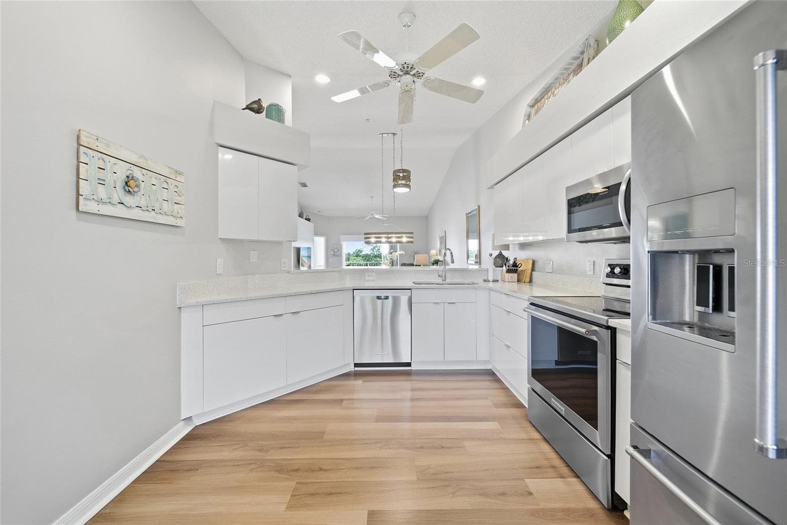 Condominium at 5231 MAHOGANY RUN AVE #321, SARASOTA, photo 13 of 39