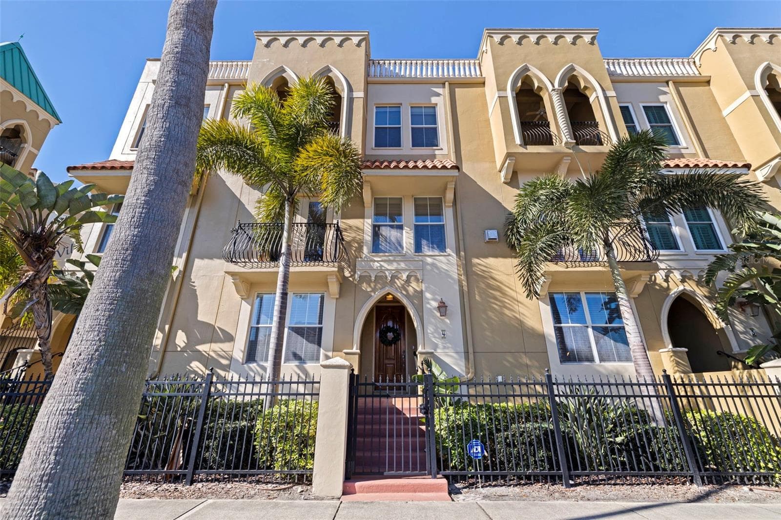 Townhouse at 114 E DAVIS BLVD #4, TAMPA, photo 3 of 50