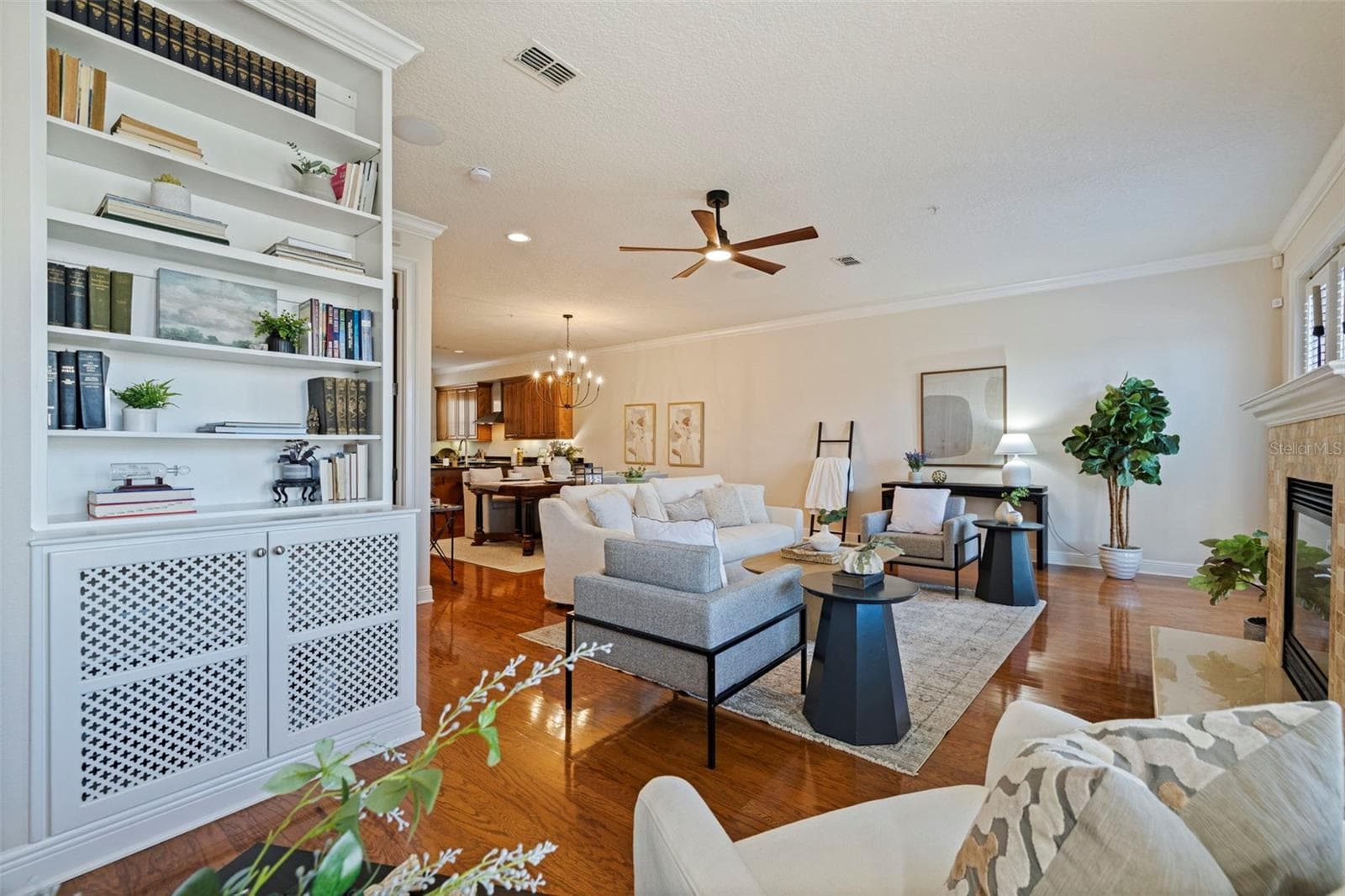 Townhouse at 114 E DAVIS BLVD #4, TAMPA, photo 4 of 50