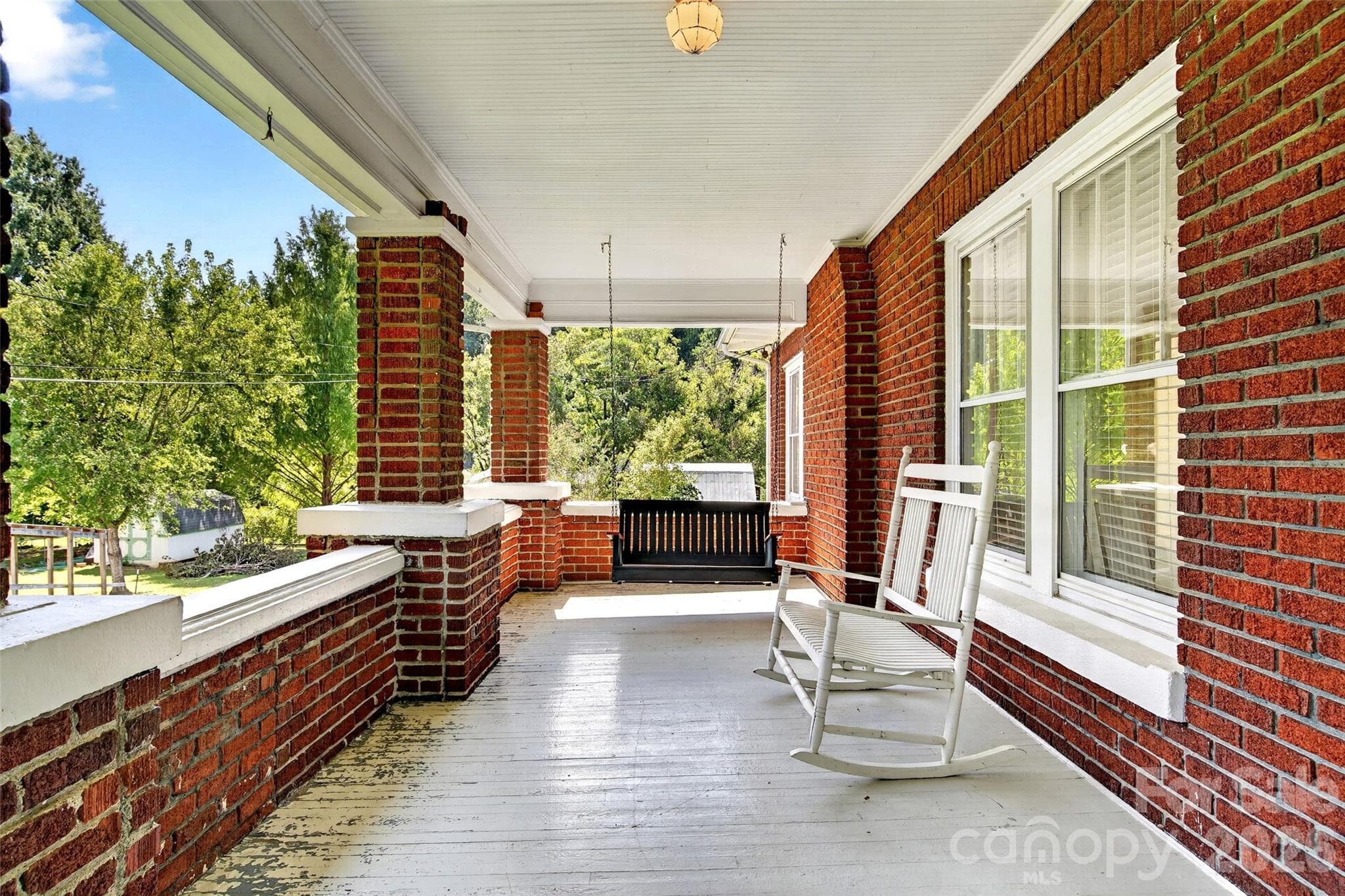 Wrap around front porch. - 606 Rutherford Road, Marion