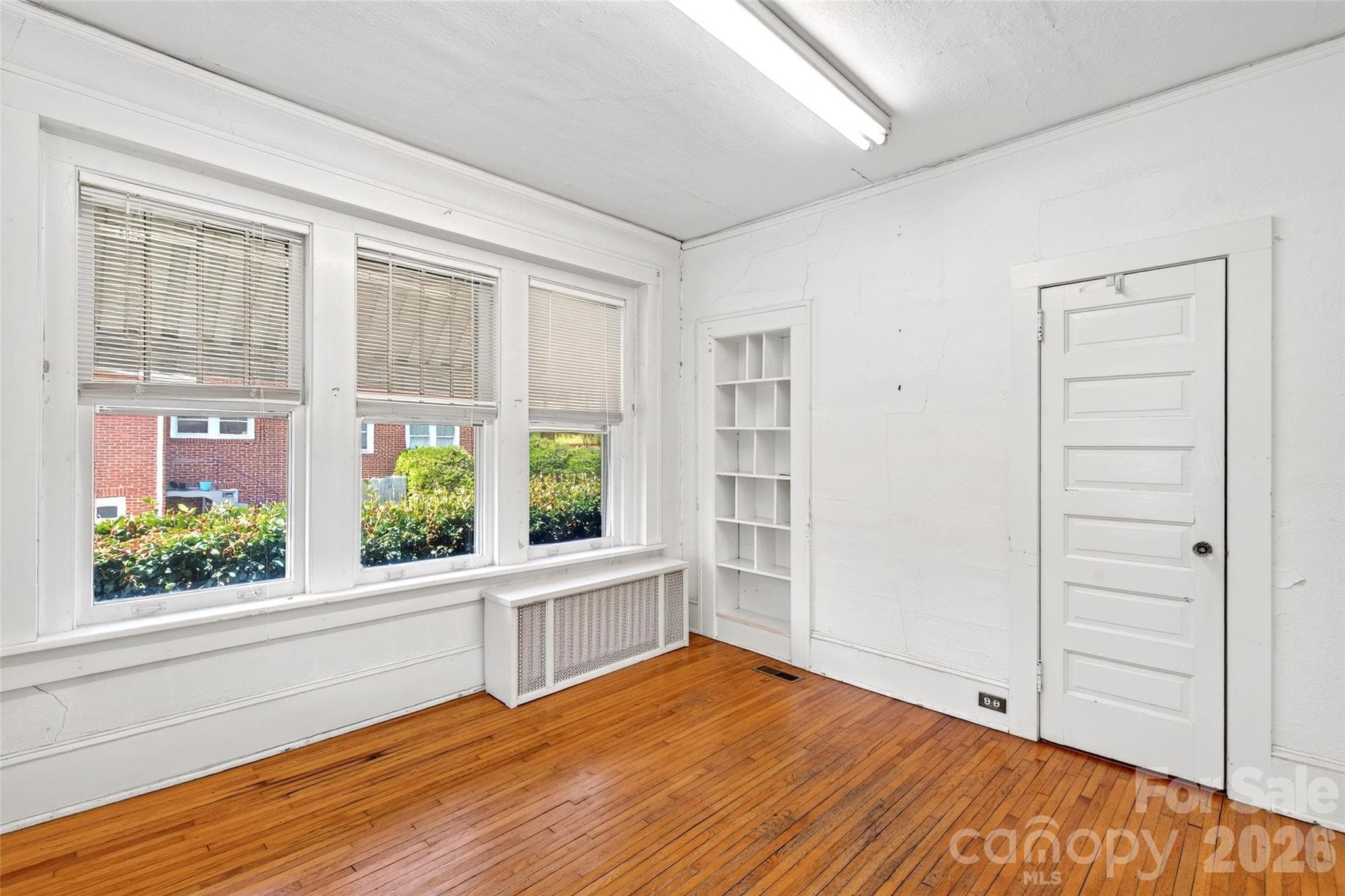 Main Level Bedroom - 606 Rutherford Road, Marion