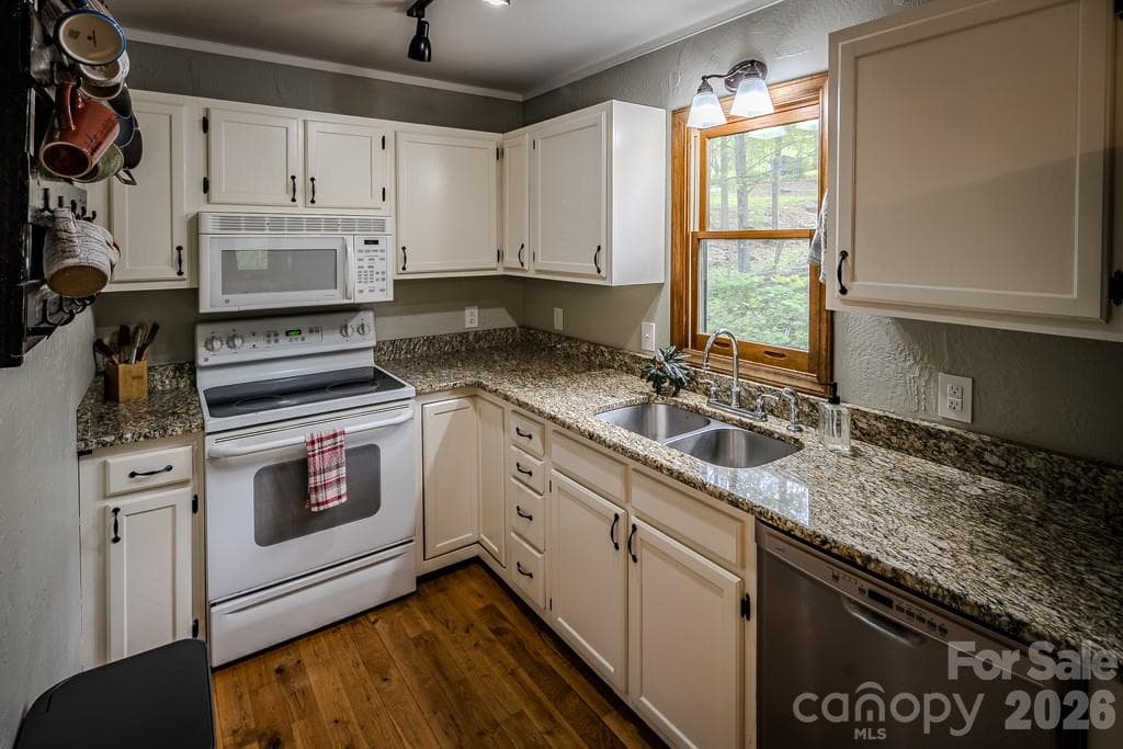Single Family Residence at 460 Harley Perry Road, Zionville, photo 12 of 45