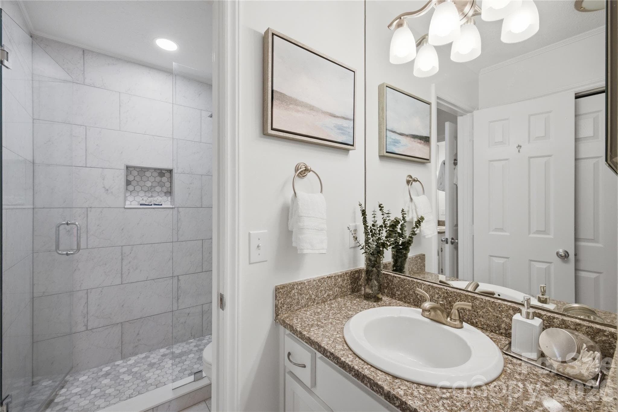 Condominium at 1109 E Morehead Street, Charlotte, photo 15 of 22
