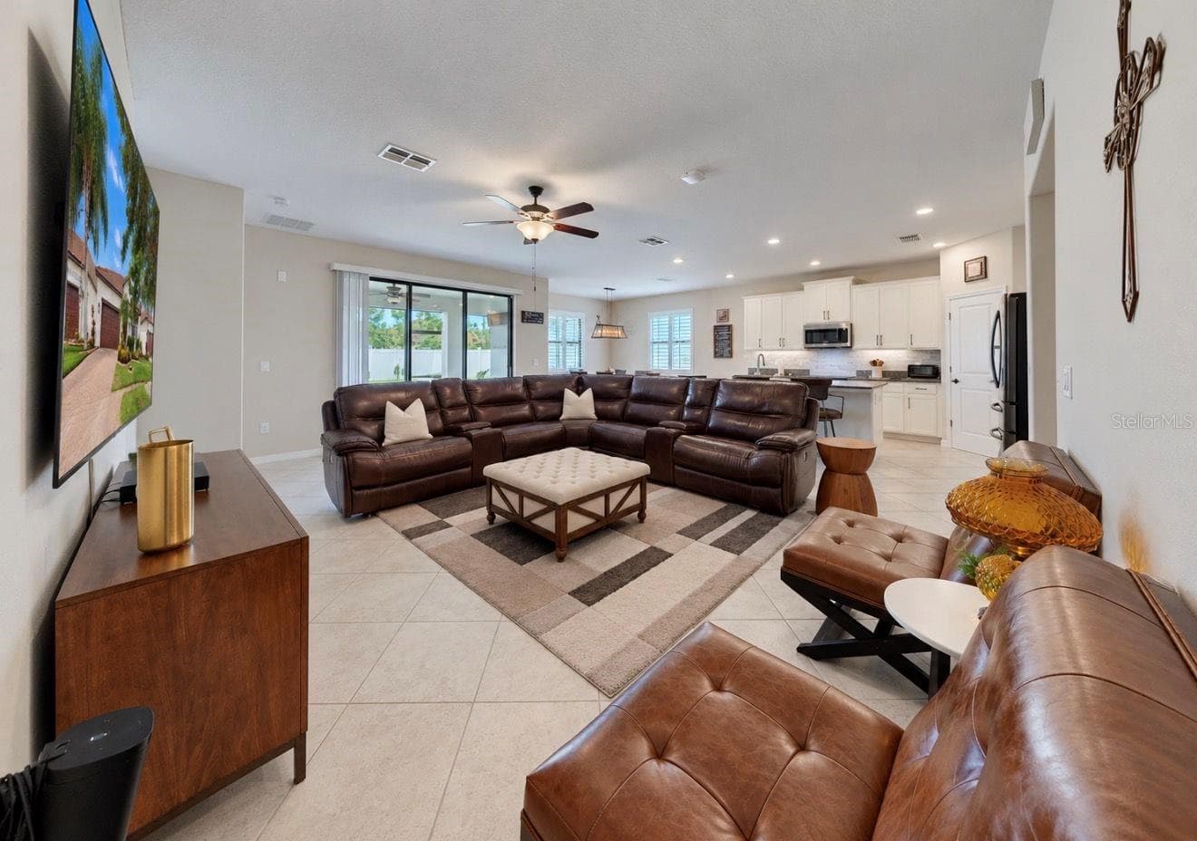 Single Family Residence at 16835 WHISPER ELM ST, WIMAUMA, photo 10 of 39