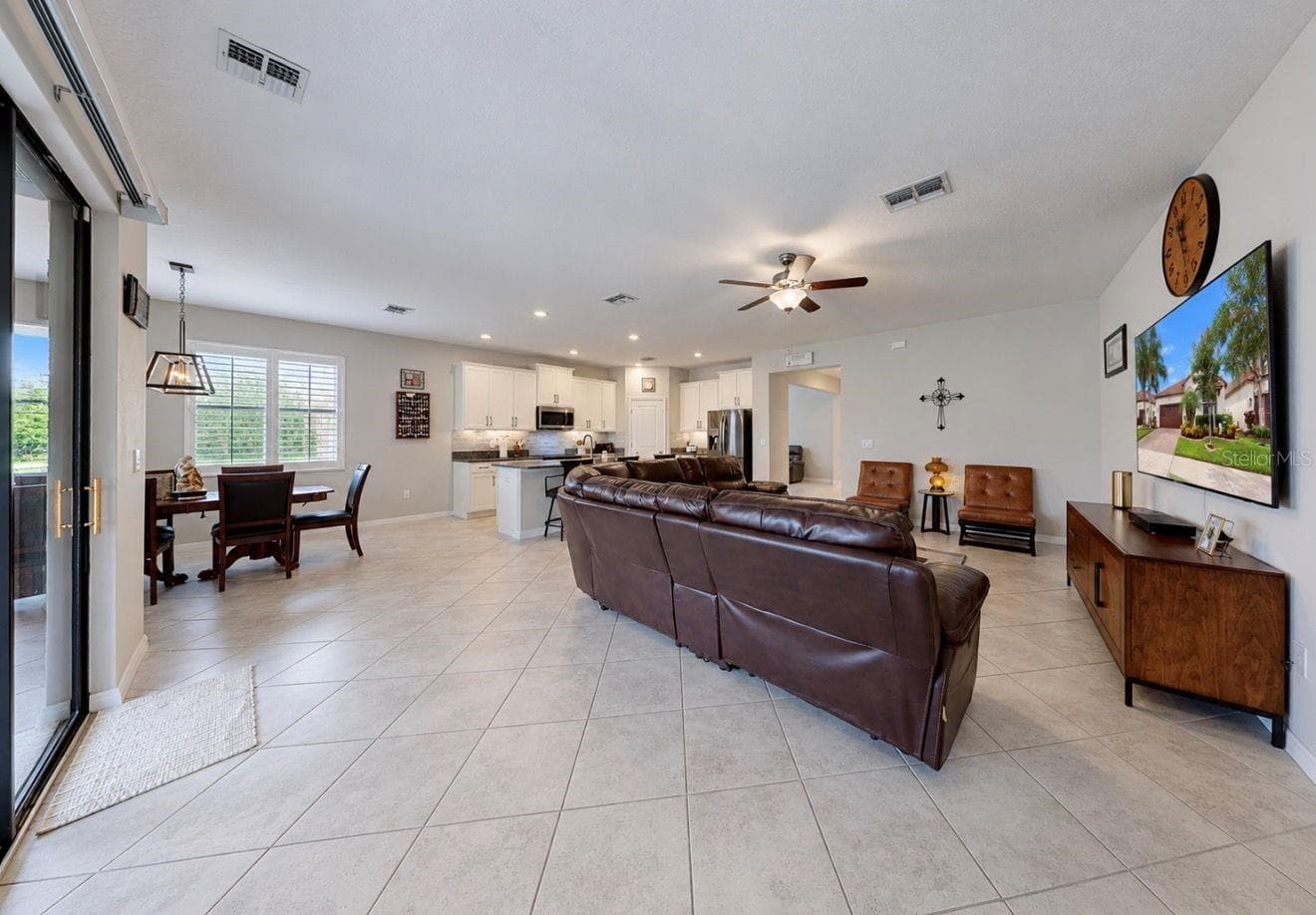 Single Family Residence at 16835 WHISPER ELM ST, WIMAUMA, photo 11 of 39