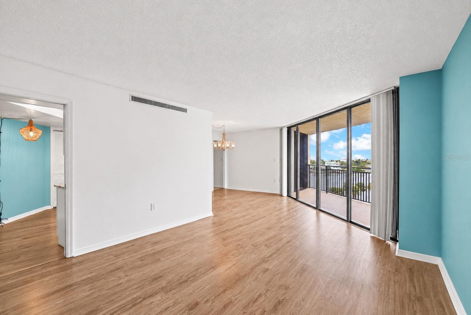Living room with gorgeous views - 690 ISLAND WAY #606, CLEARWATER