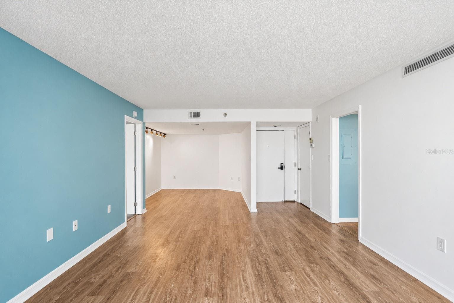 living room with view of den - 690 ISLAND WAY #606, CLEARWATER