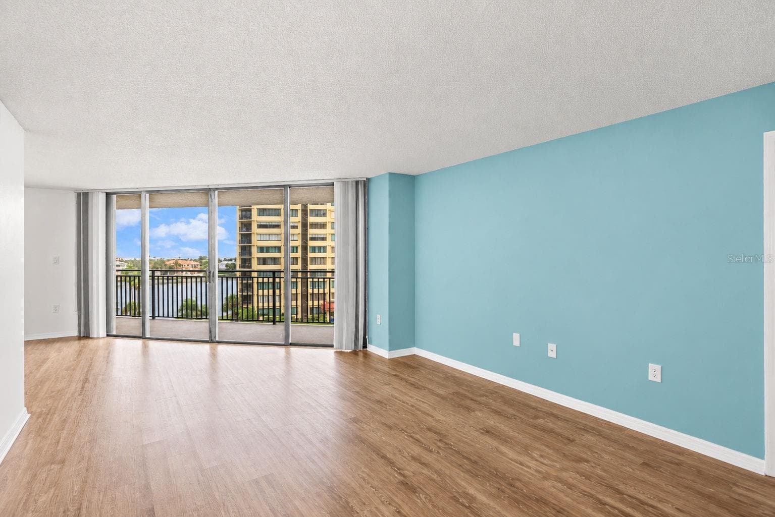 Living room with gorgeous views - 690 ISLAND WAY #606, CLEARWATER