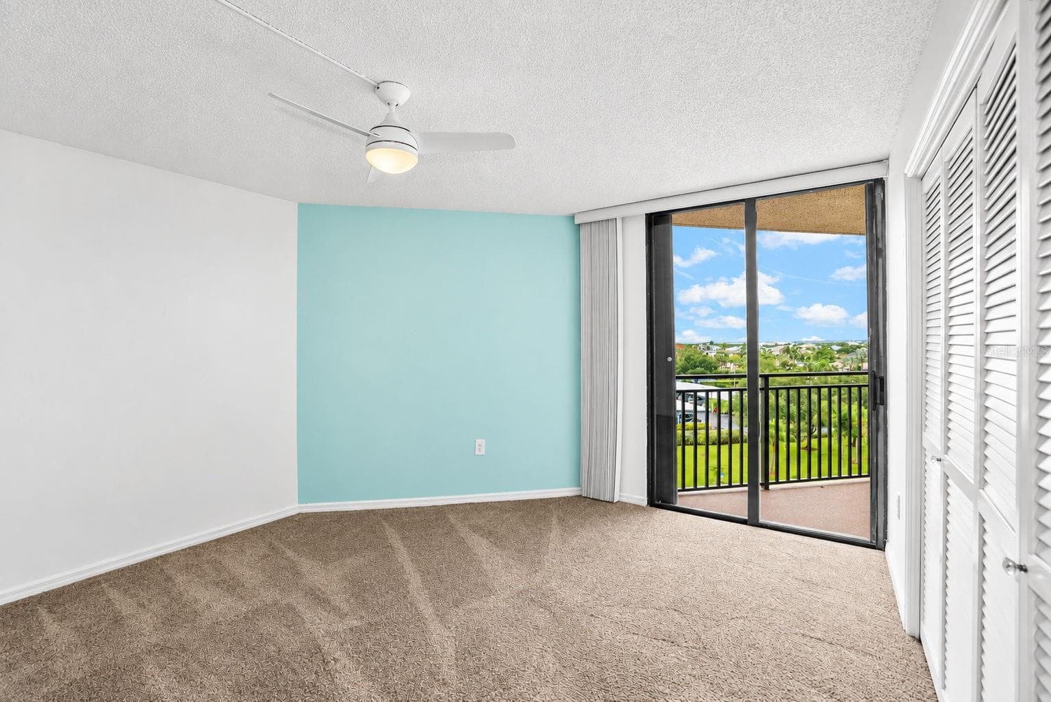 Guest bedroom new paint and carpet and beautiful views - 690 ISLAND WAY #606, CLEARWATER