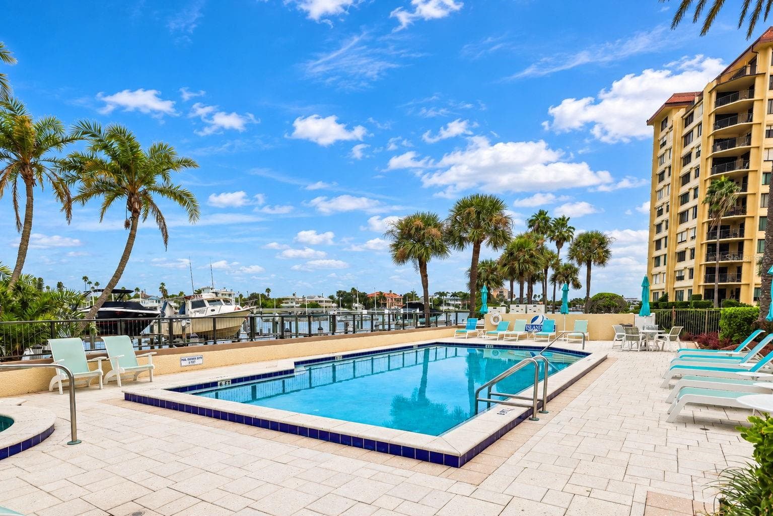 Heated pool sits literally next to the intercoastal - 690 ISLAND WAY #606, CLEARWATER