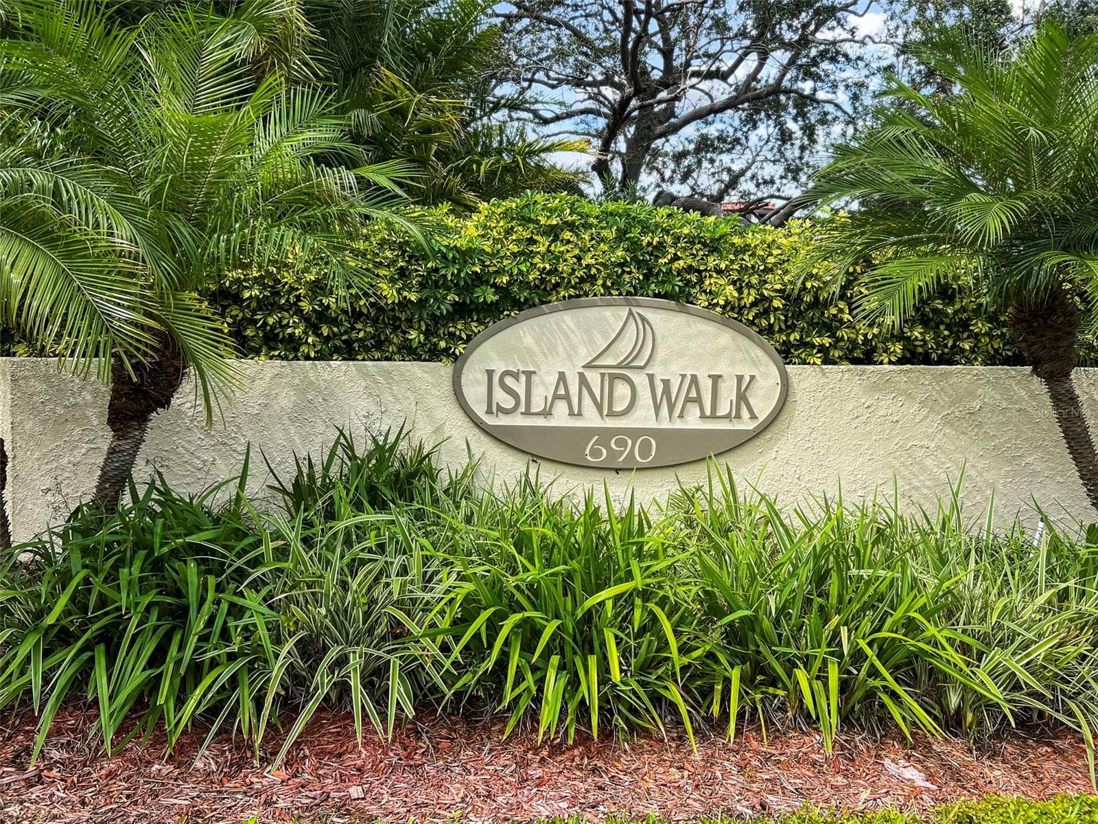 Welcome to Island Walk! - 690 ISLAND WAY #606, CLEARWATER