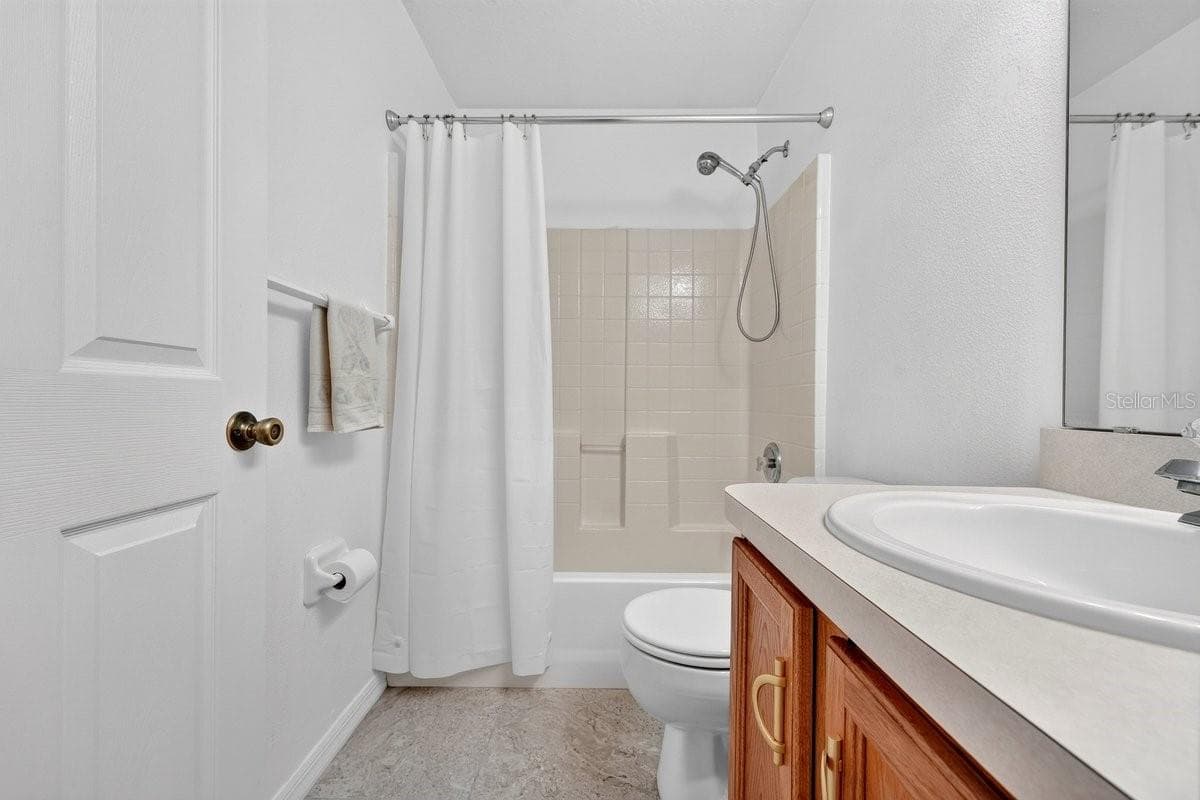 Single Family Residence at 2718 TAMARIND DR, EDGEWATER, photo 18 of 47