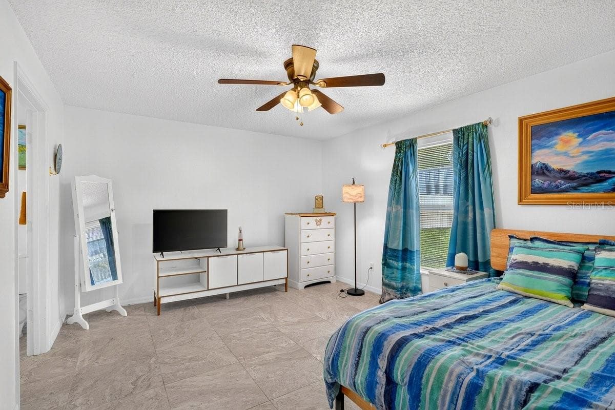 Single Family Residence at 2718 TAMARIND DR, EDGEWATER, photo 24 of 47
