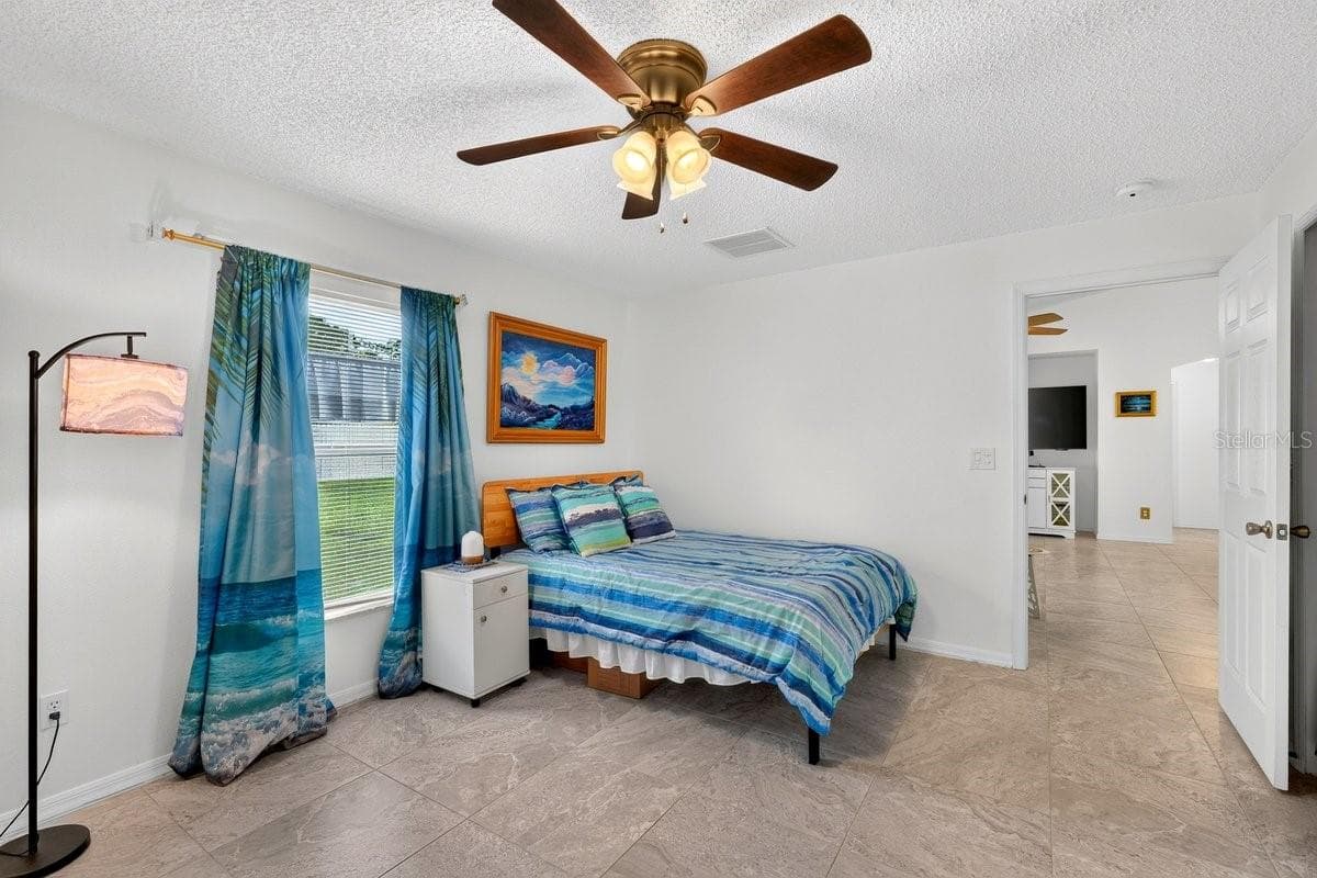 Single Family Residence at 2718 TAMARIND DR, EDGEWATER, photo 26 of 47