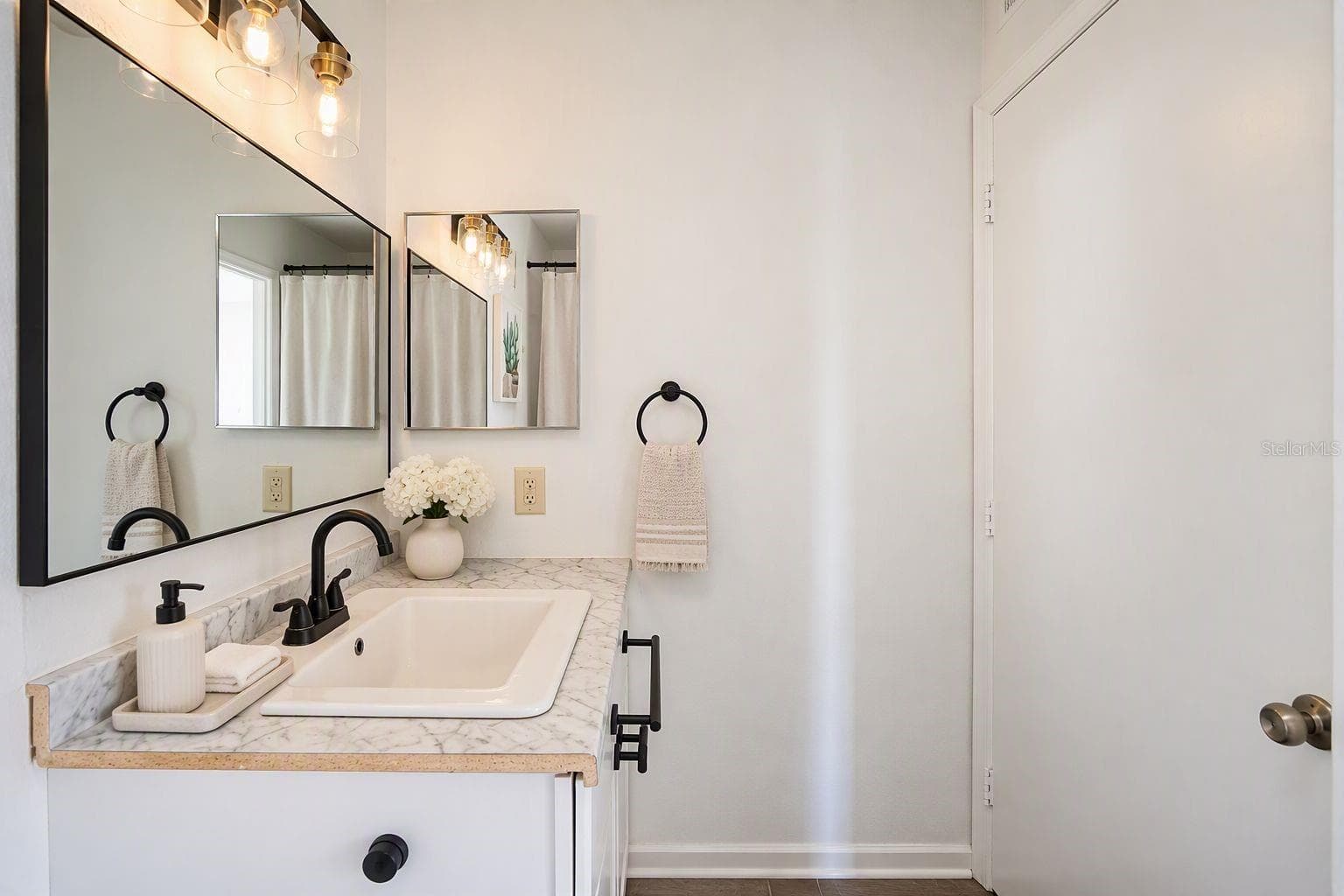 Condominium at 9481 HIGHLAND OAK DR #1801, TAMPA, photo 11 of 32