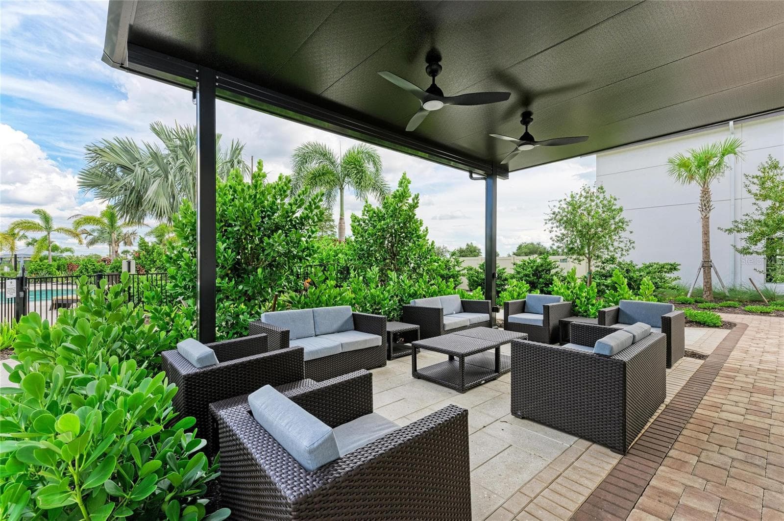 Single Family Residence at 18211 THISTLEBERRY PL, LAKEWOOD RANCH, photo 77 of 82