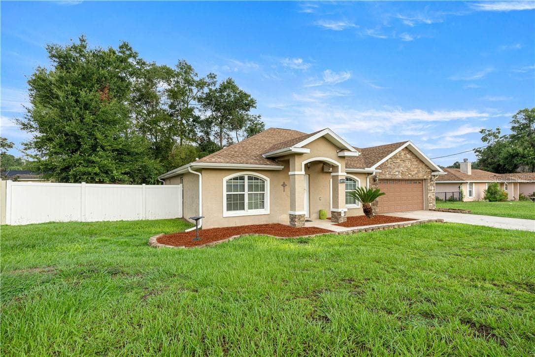 Side View of Home - 16376 SE 81st CT, SUMMERFIELD FL 34491