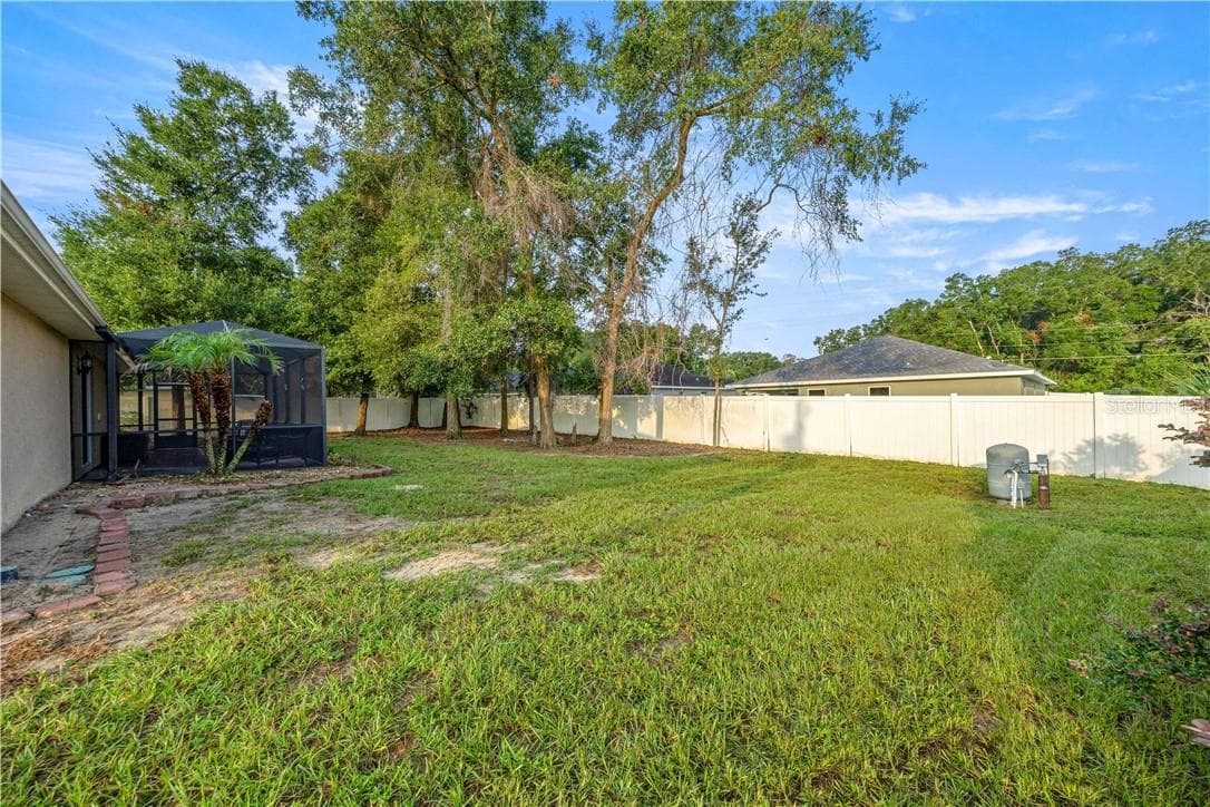 Grounds - 16376 SE 81st CT, SUMMERFIELD FL 34491