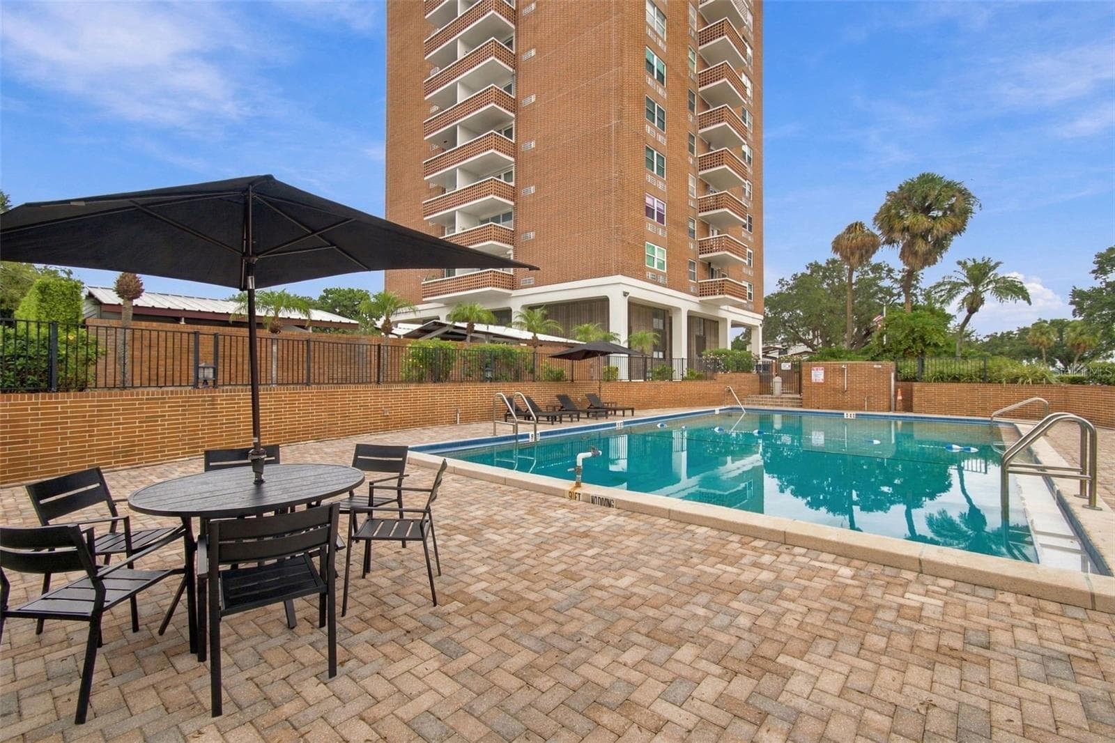 Community Pool - 4015 BAYSHORE BLVD #11A, TAMPA