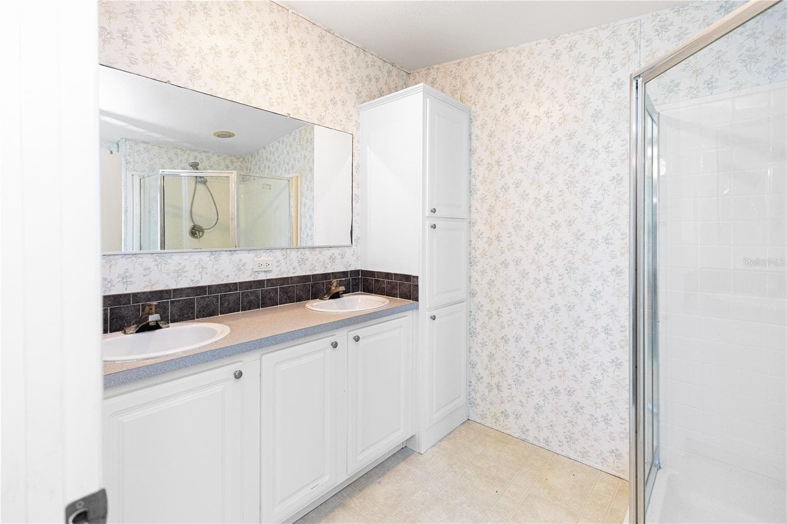 Manufactured Home at 3204 SUNNY HARBOR DR, PUNTA GORDA, photo 11 of 35