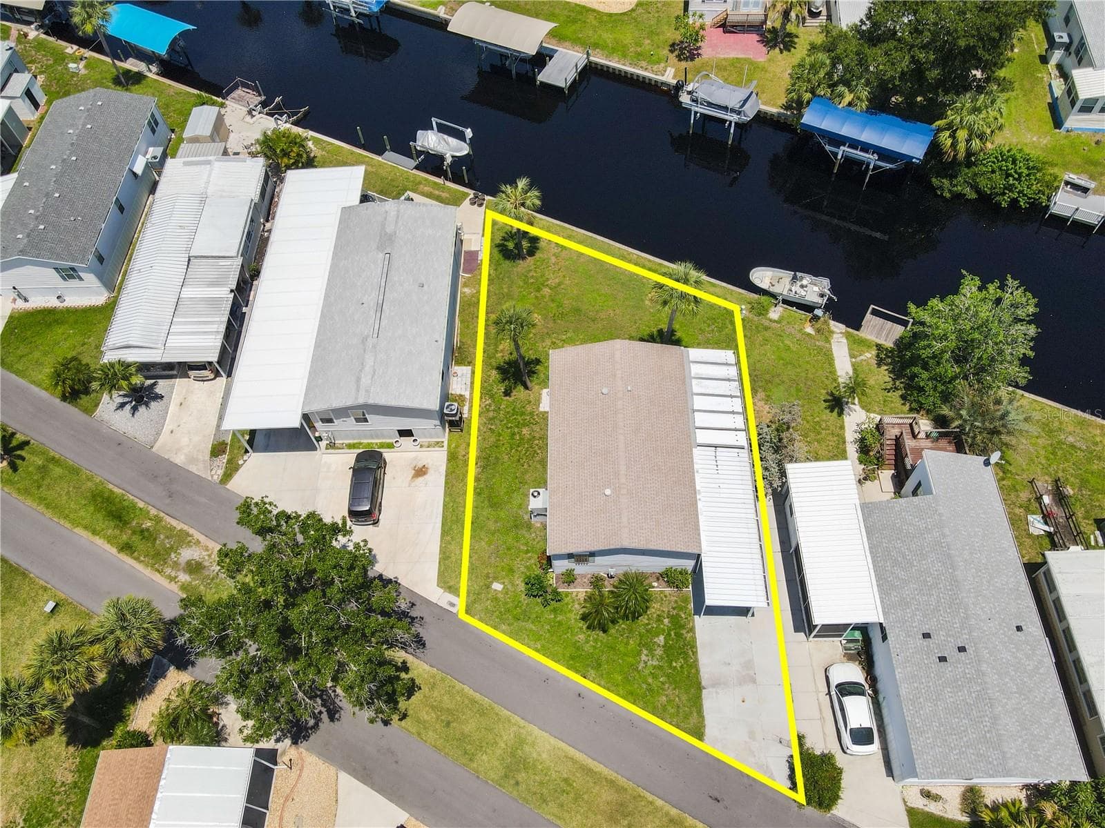 Manufactured Home at 3204 SUNNY HARBOR DR, PUNTA GORDA, photo 27 of 35