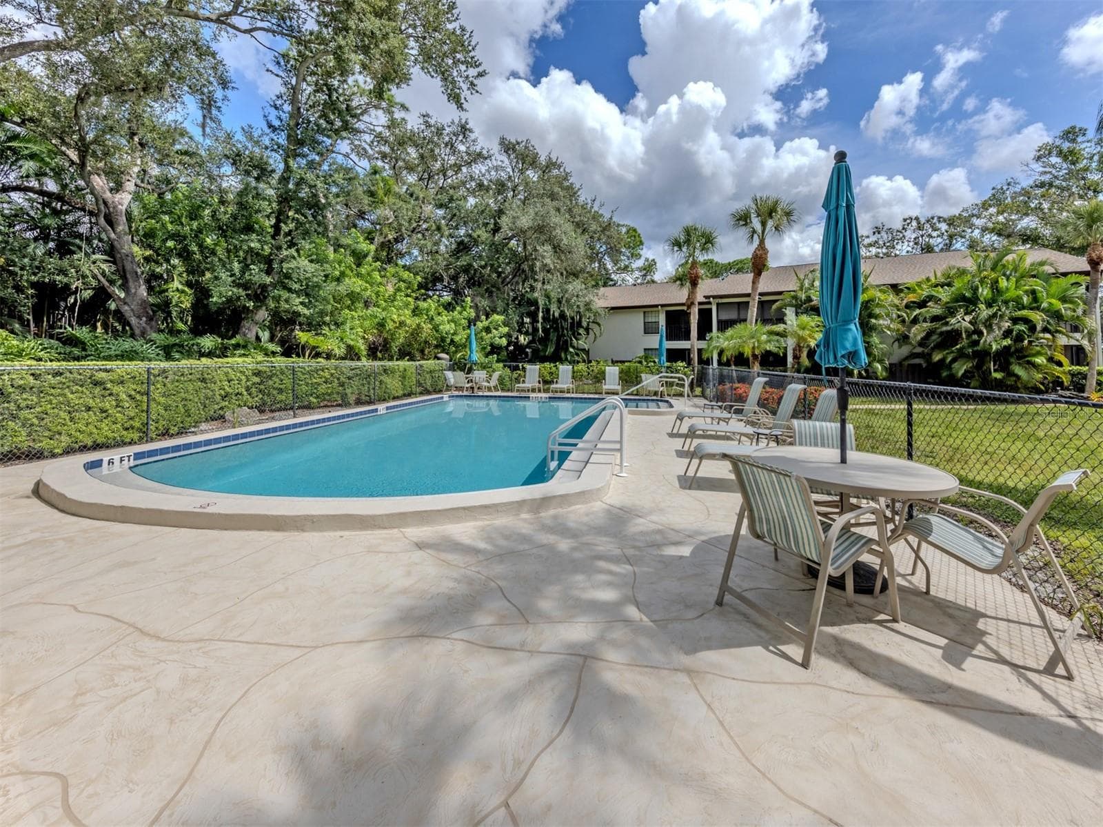 Winslow Beacon Pool - 4713 WINSLOW BEACON #5, SARASOTA